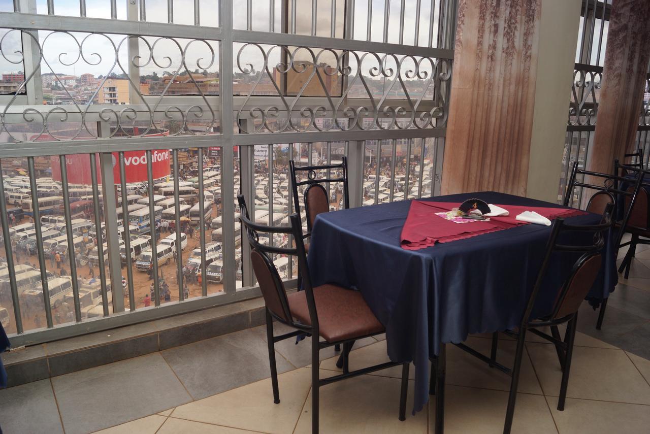 Diamonds Hotel Kampala Exterior foto