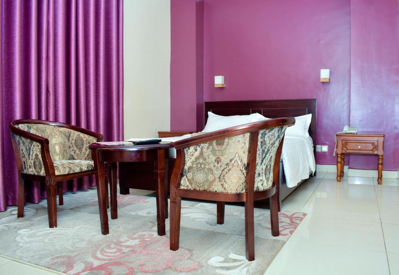 Diamonds Hotel Kampala Exterior foto